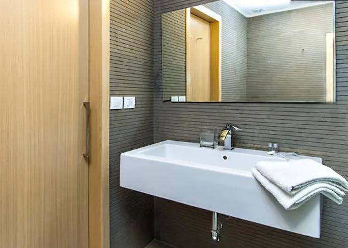 维娜诺娃套房酒店